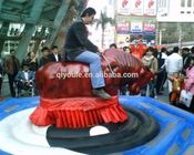 O carnaval portátil popular monta Bull mecânica com capacidade das pessoas 1-2 fornecedor